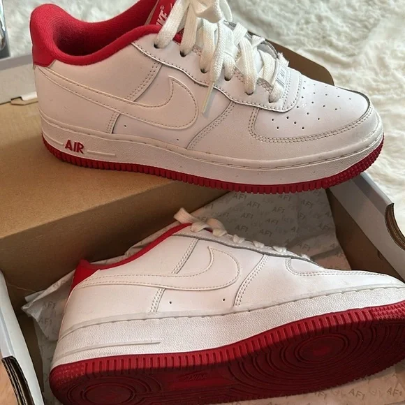 ‘White University Red’❤️🤍 - Picture 5 of 7